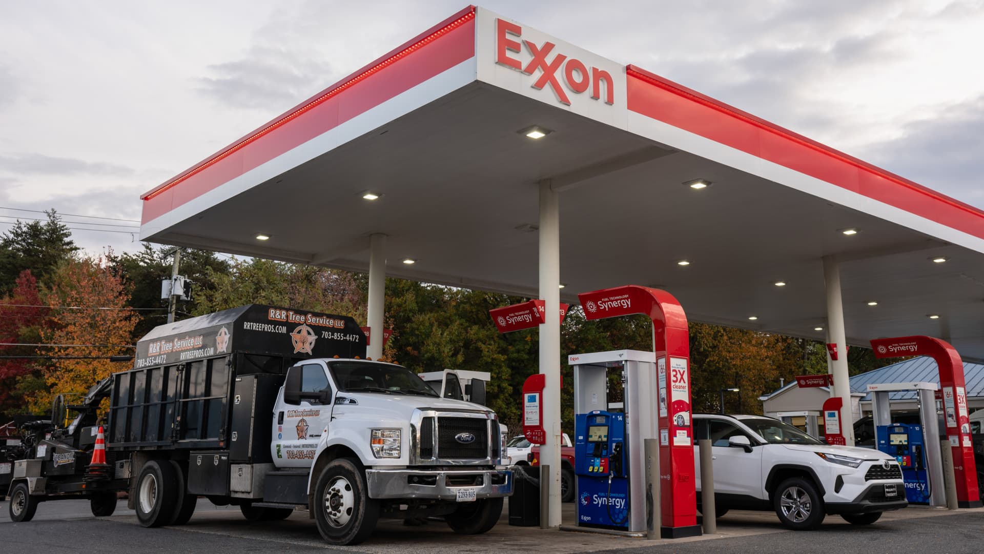 108217879-1761665506668-gettyimages-2243312082-EXXON_MOBIL_EARNS.jpeg