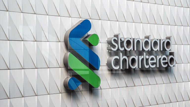 107325114-1698625752227-gettyimages-1615018934-HK_STANDARD_CHARTERED.jpeg