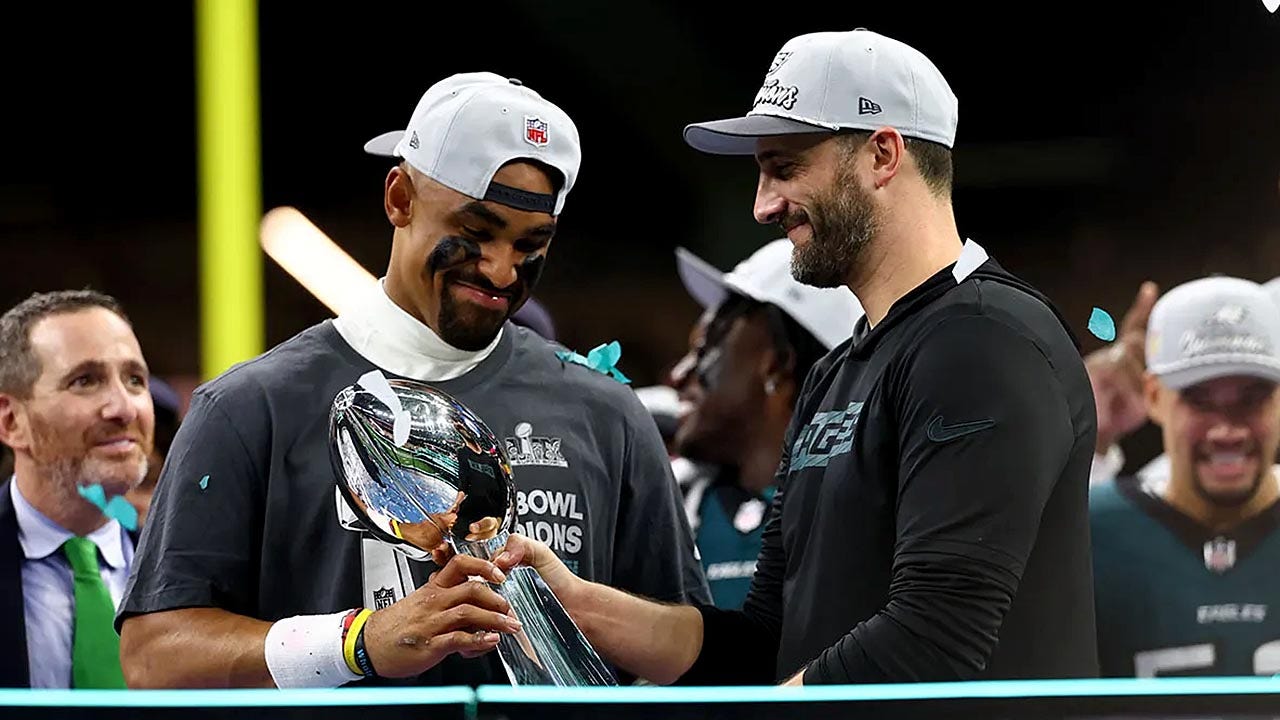 eagles-trophy-jalen-hurts-nick-sirianni.jpg