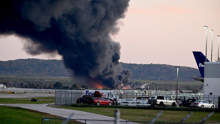 louisville-plane-crash_02.jpg