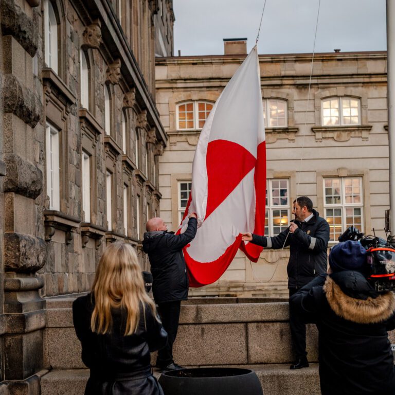 18int-tariffs-retaliate-fzkp-mediumSquareAt3X