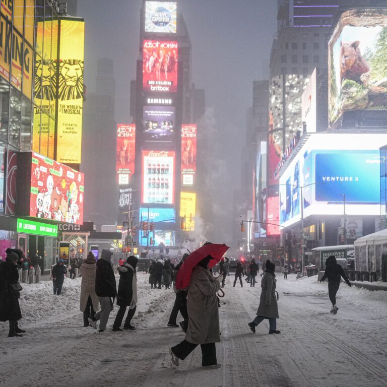 24nat-storm-visuals-hpbl-mediumSquareAt3X