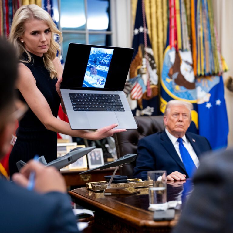 25dc-assess-Trumplaptop-vbft-mediumSquareAt3X