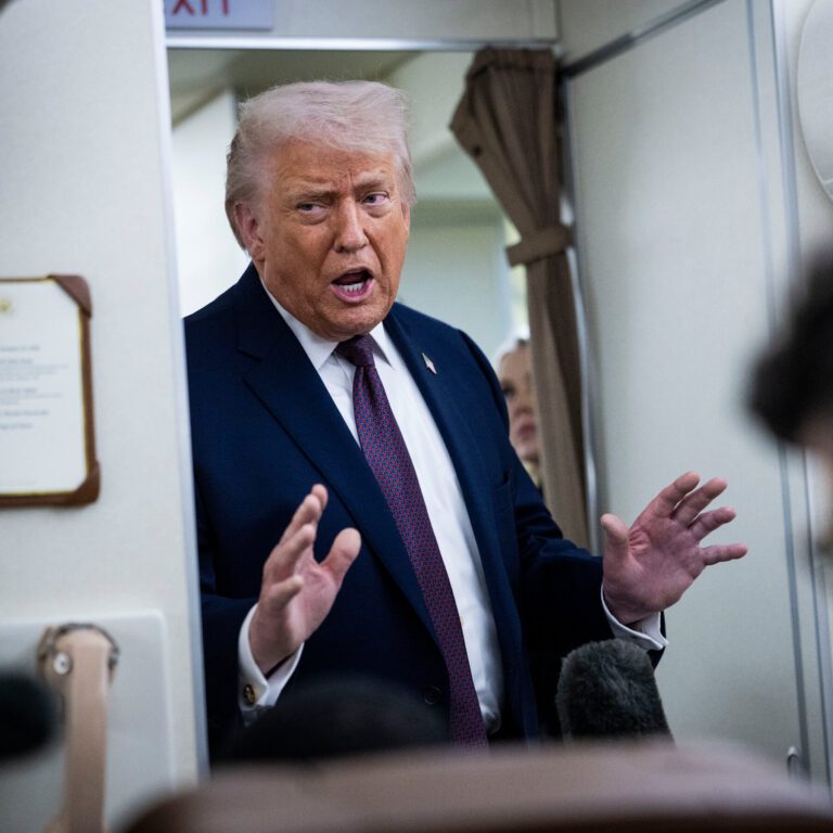 25dc-trump-gkzp-mediumSquareAt3X