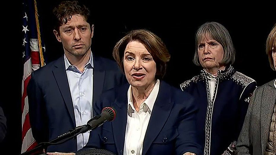amy-klobuchar-and-jacob-frey-at-speaking-at-minneapolis-presser