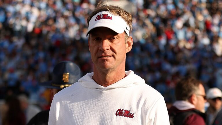 former-ole-miss-coach-lane-kiffin.jpg