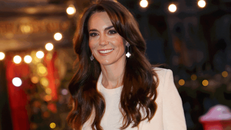 kate-middleton-christmas.gif