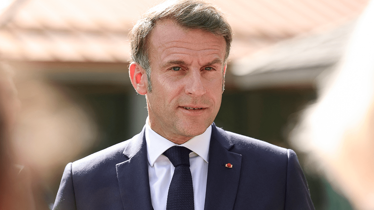 macron.png