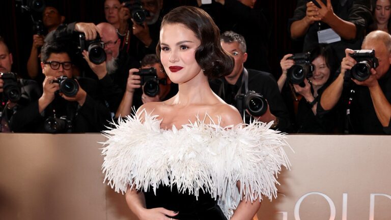 selena-gomez-golden-globes-2026.jpg