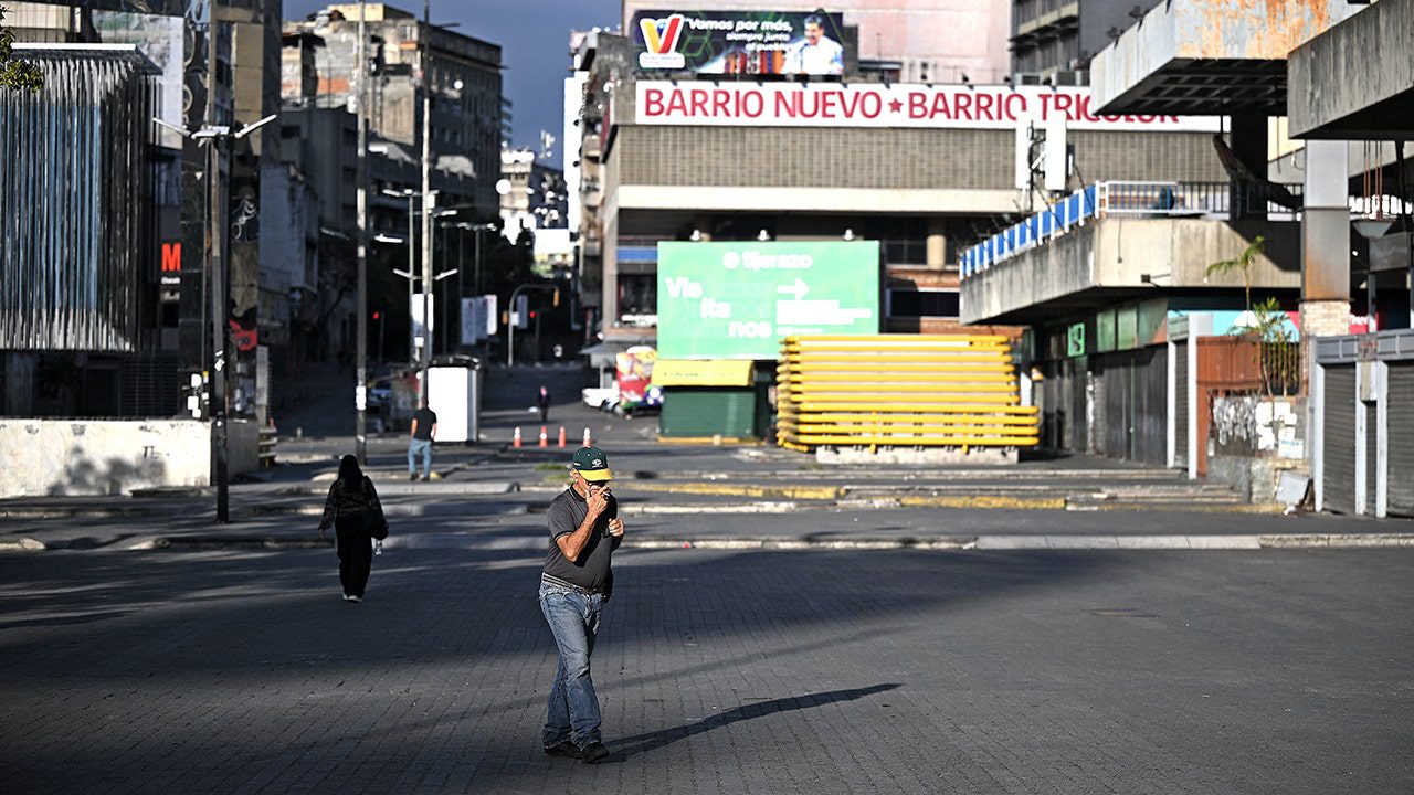 venezuela-caracas-street-after-maduro-exit.jpg