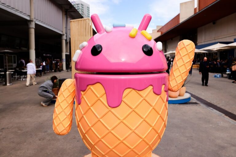 google-android-logo-strawberry-cone.jpg