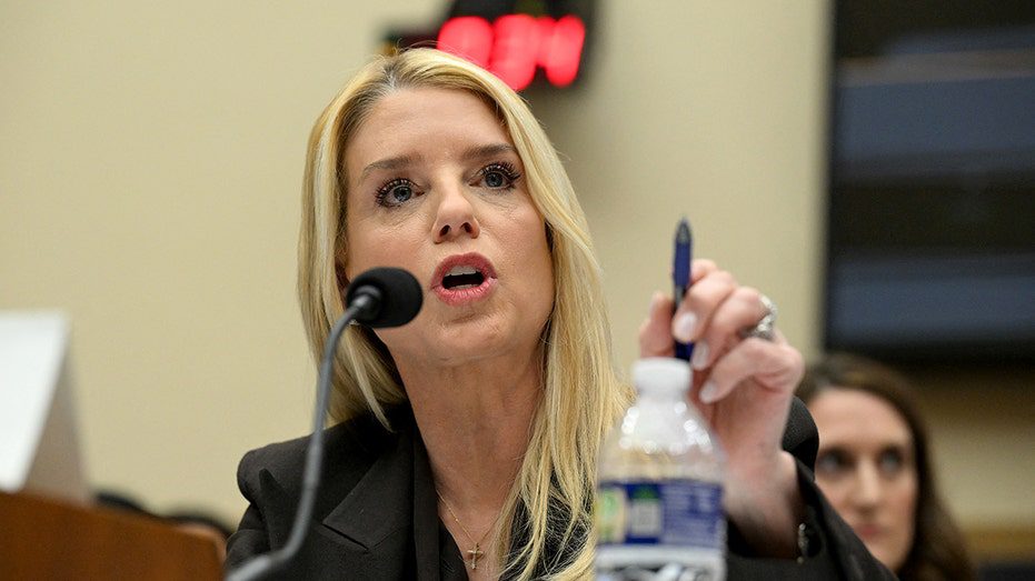 pam-bondi_testimony2.jpg