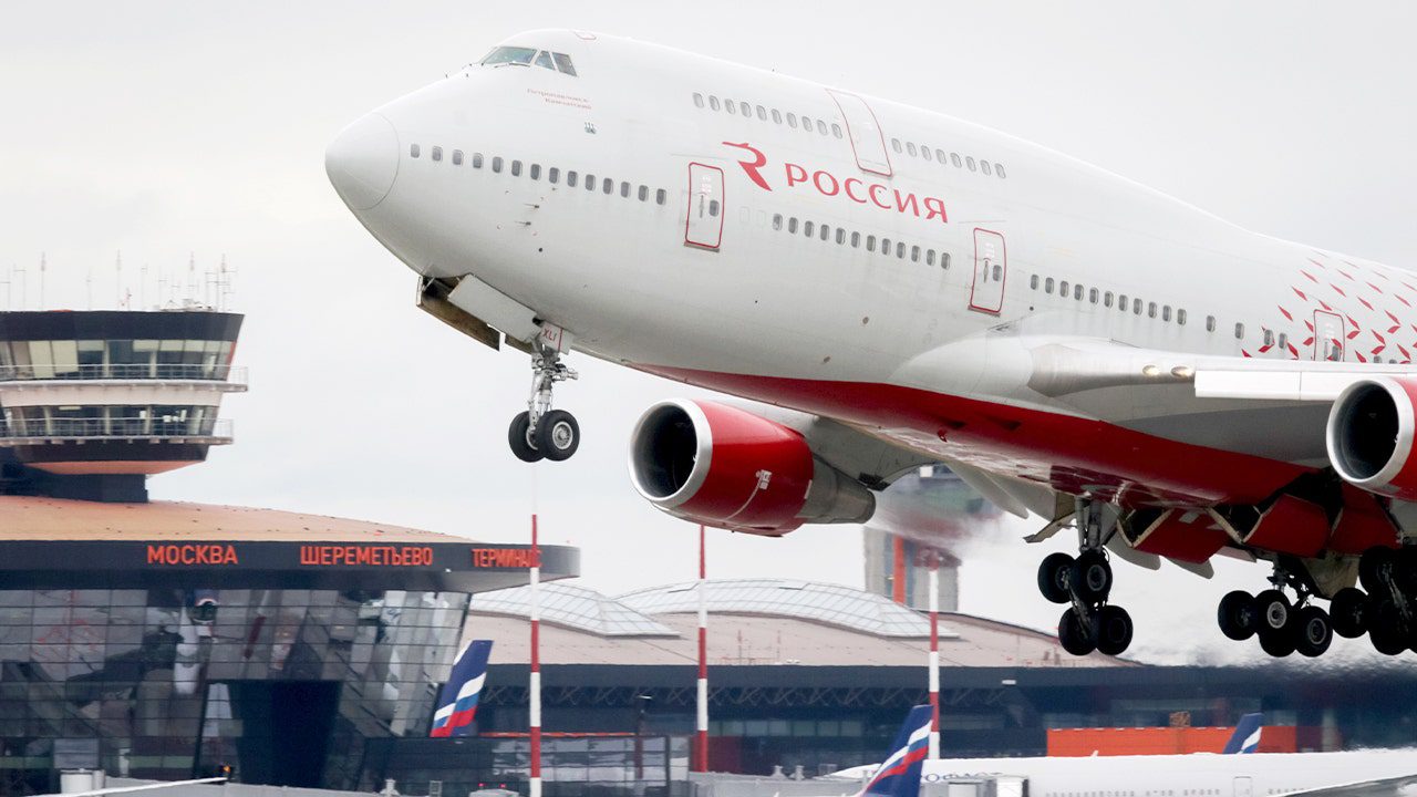 rossiya-jet-moscow-airport.jpg