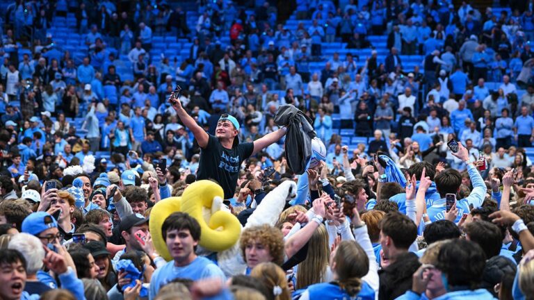 unc-fans-2726.jpg