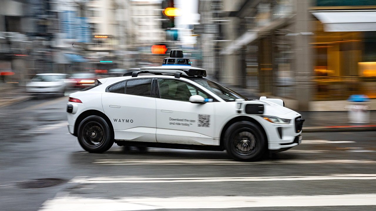waymo-vehicle-3.jpg