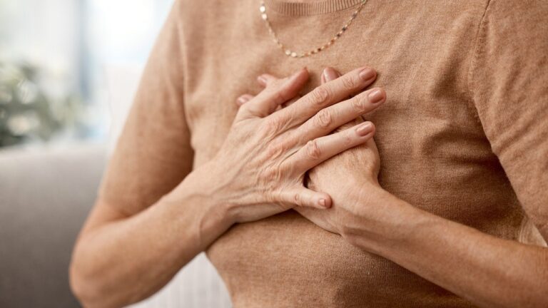 woman-with-chest-pain.jpg
