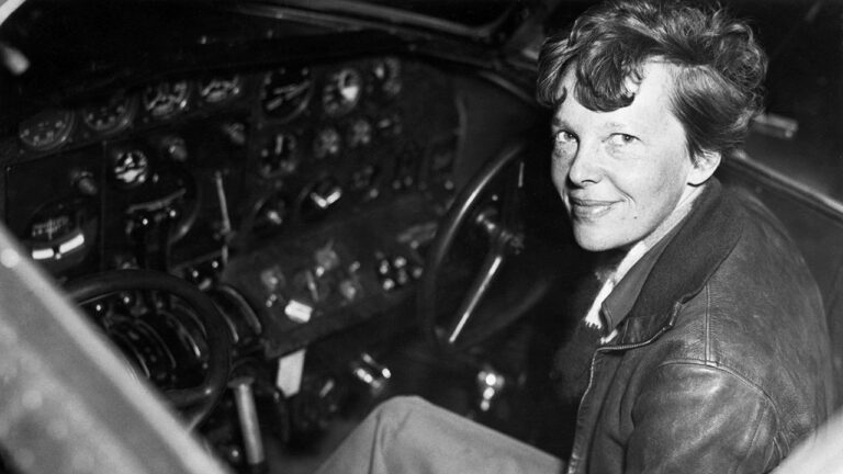 amelia-earhart-in-the-cockpit.jpg
