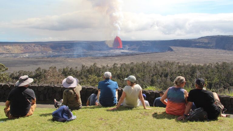 hawaii-volcanos-park.jpg