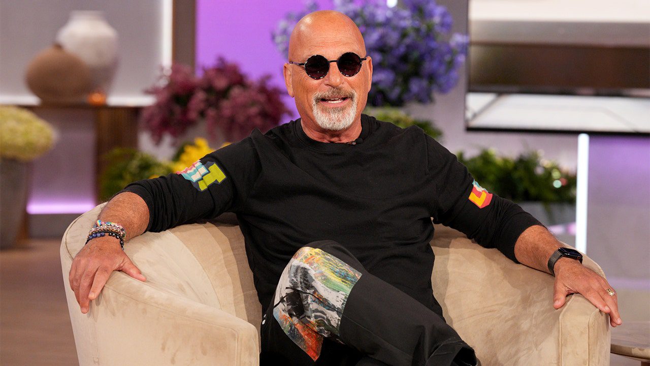 howie-mandel-smiling.jpg
