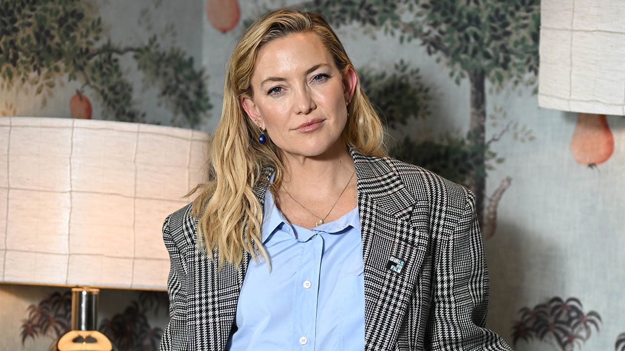 kate-hudson-lounge.jpg