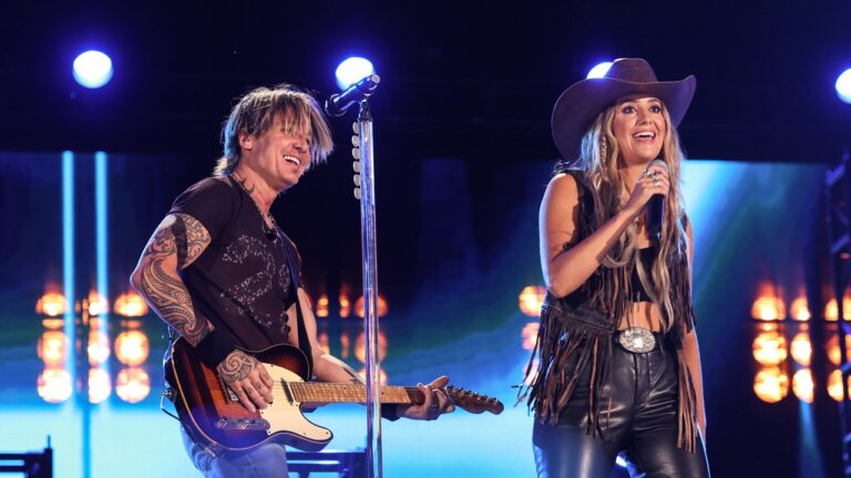 keith-urban-lainey-wilson-stage.jpg