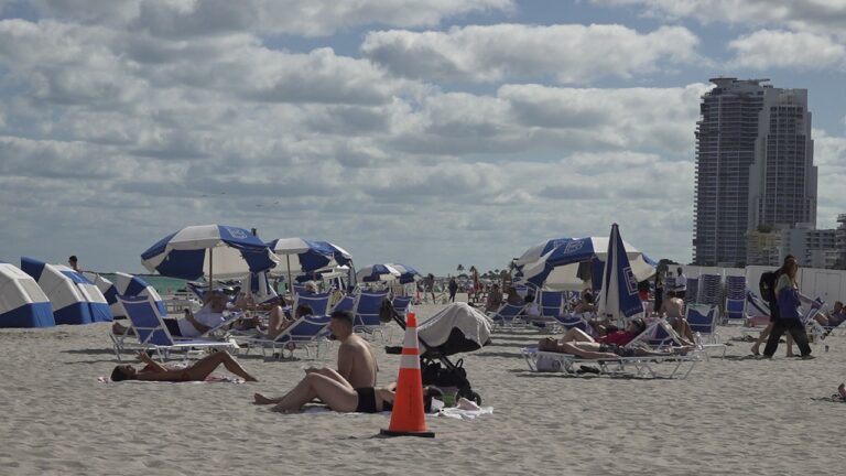 miami-beach-crowd.jpg
