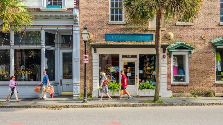 people-walking-charleston.jpg