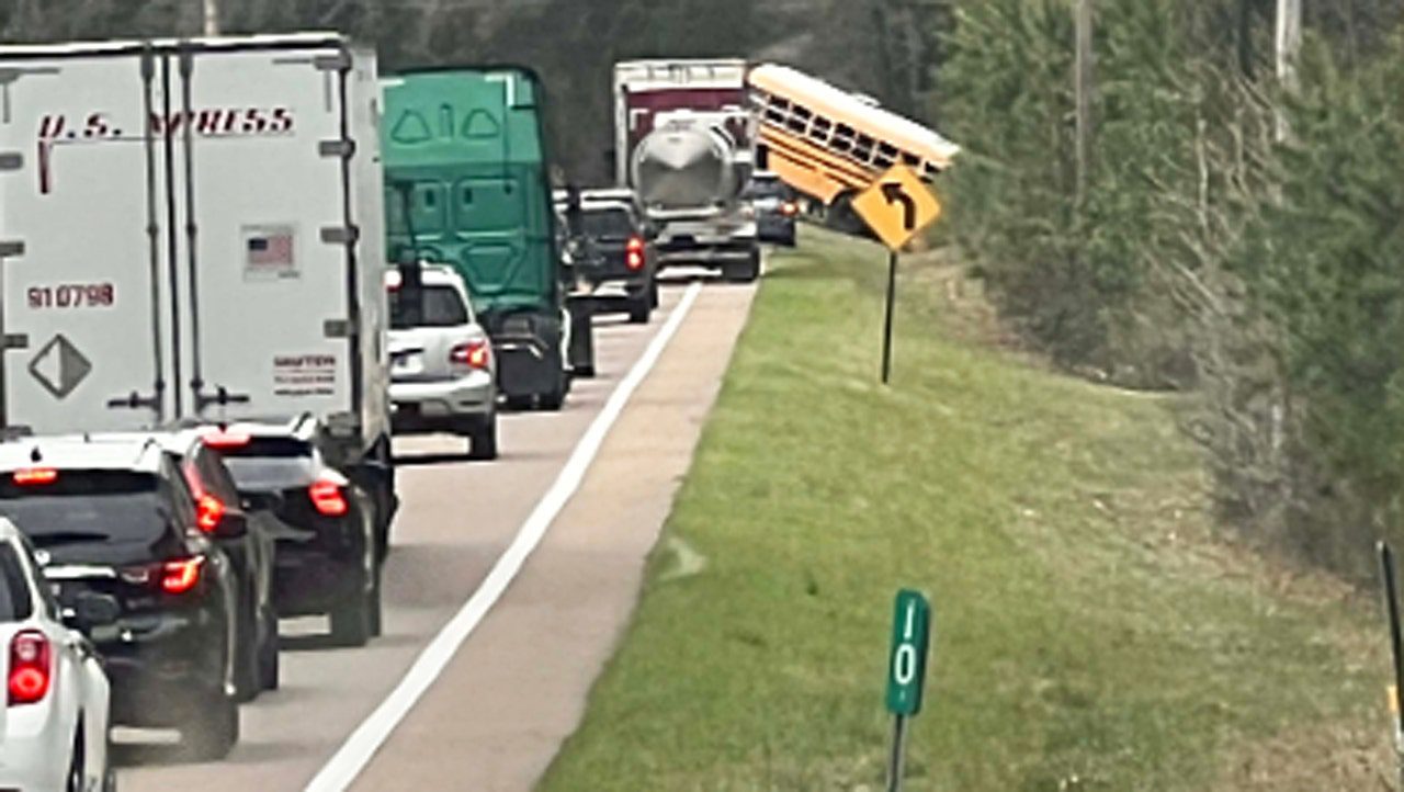 school-bus-crash-tennessee-students-killed.jpg