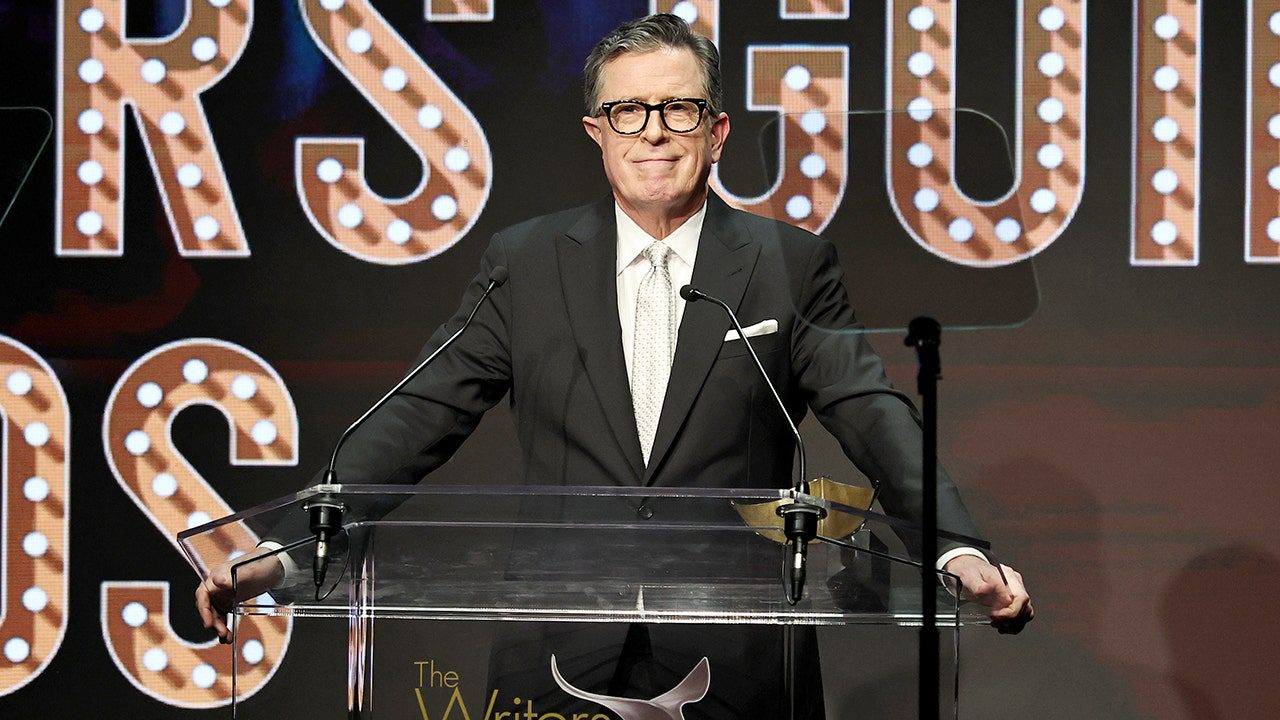 stephen-colbert-wga.jpg