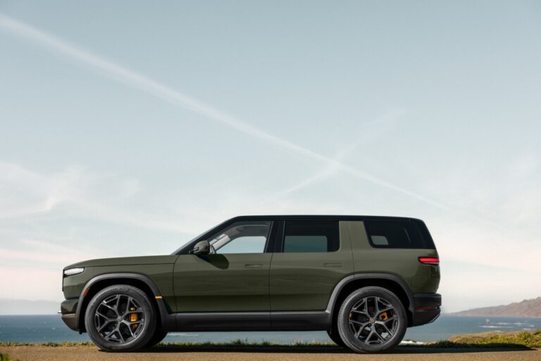 Rivian_R2_LaunchGreen.jpg
