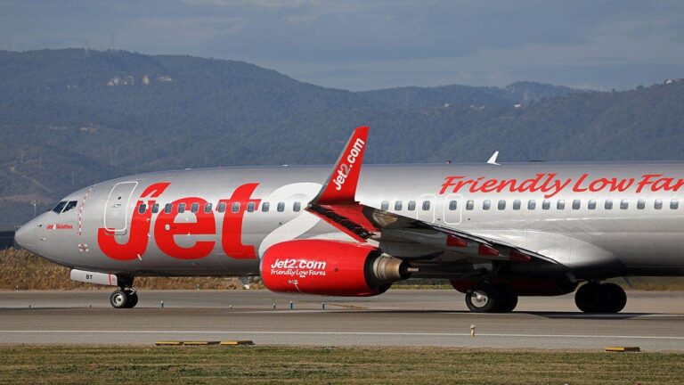 boeing-737-jet2-barcelona-fox-news-001.jpeg