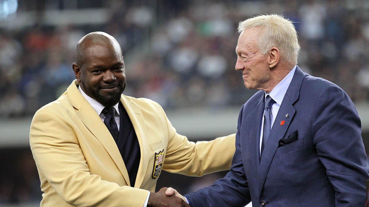 emmitt-smith-jerry-jones.jpg