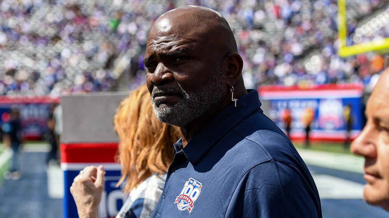 lawrence-taylor-giants-pregame.jpg