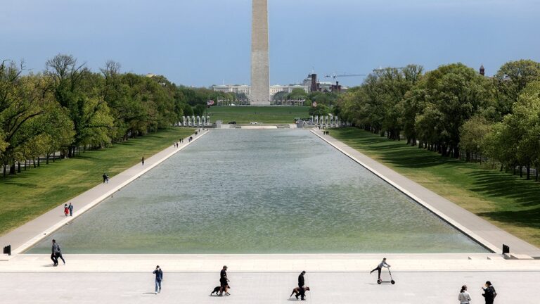 lincoln-memorial-reflecting-pool.jpg