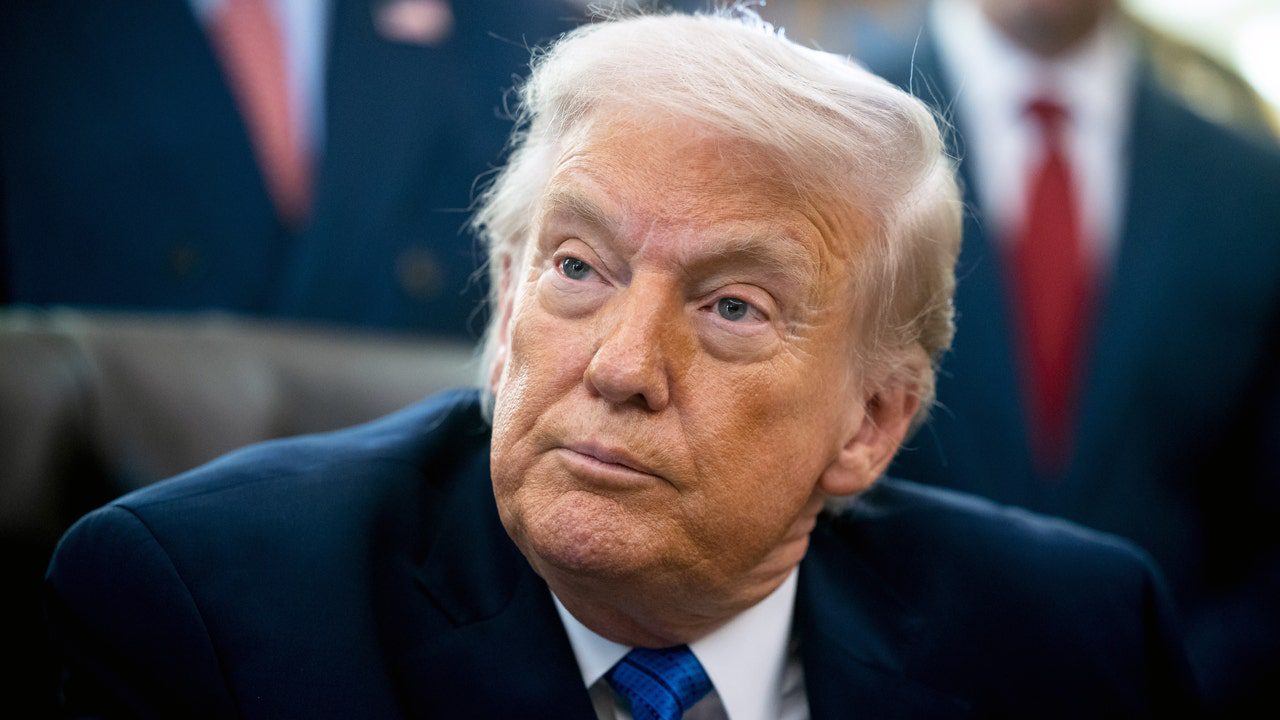 1779494528_trump-oval-office.jpg