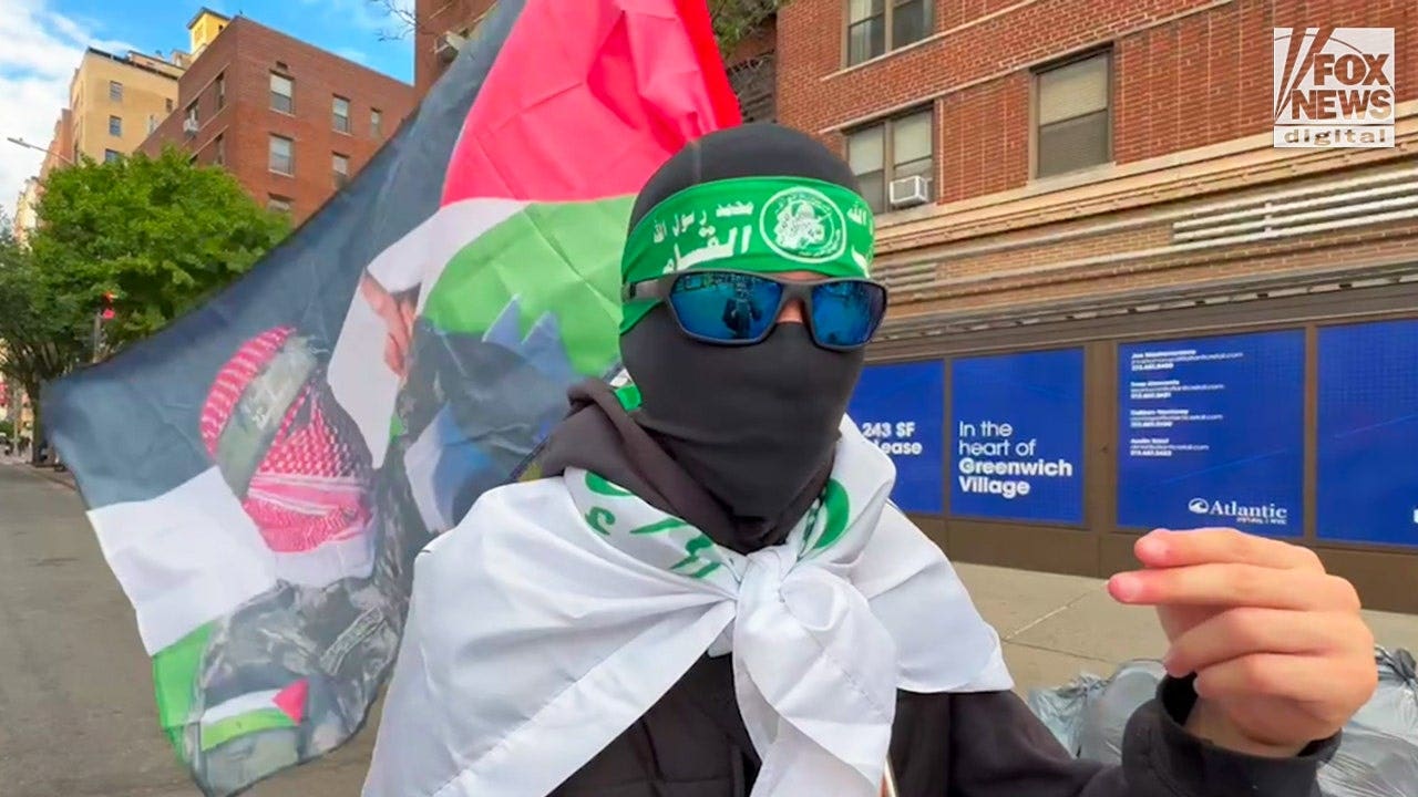 661c920d-hamas-supporter.jpg