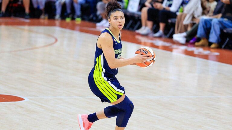 Dallas-Wings-guard-Azzi-Fudd.jpeg