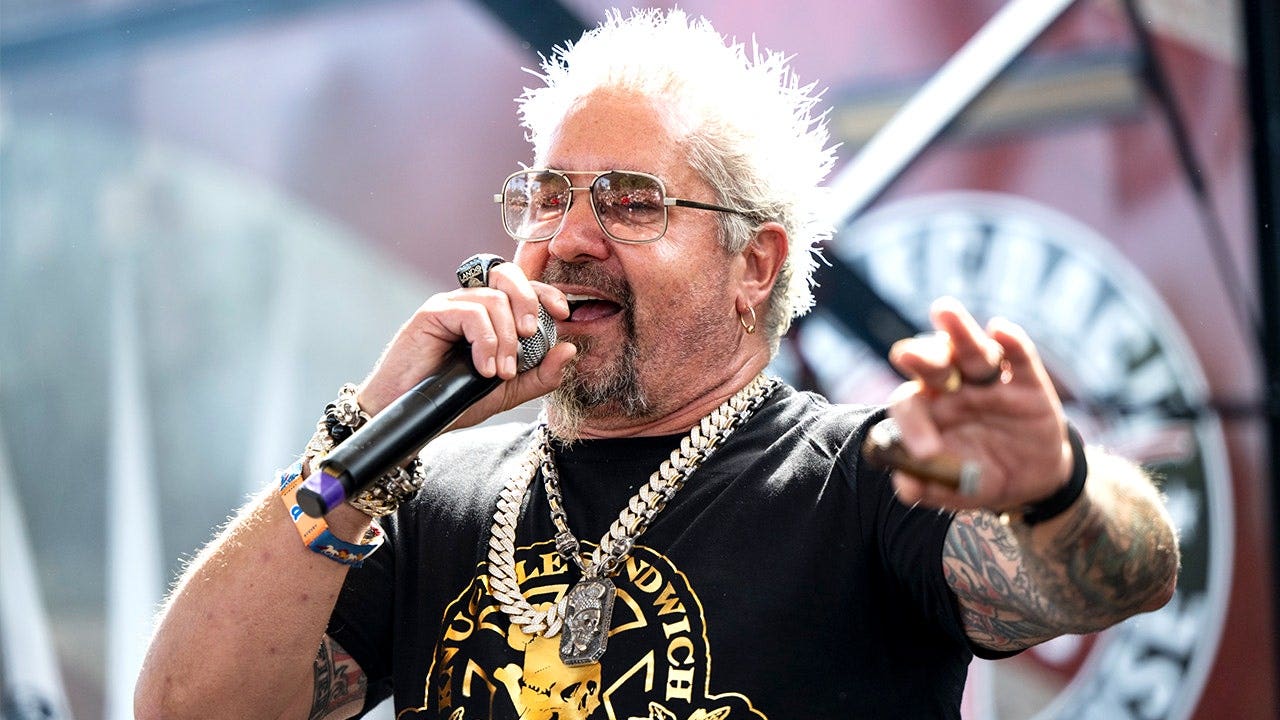 GUY-FIERI-CINCO-DE-MAYO-FAVORITE-TACO-JOINTS-6.jpeg