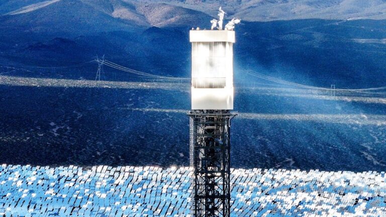 Ivanpah-solar-plant-in-California-desert.jpeg