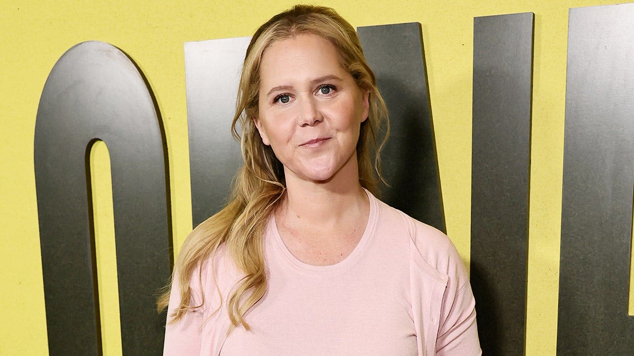 amy-schumer-red-carpet.jpeg