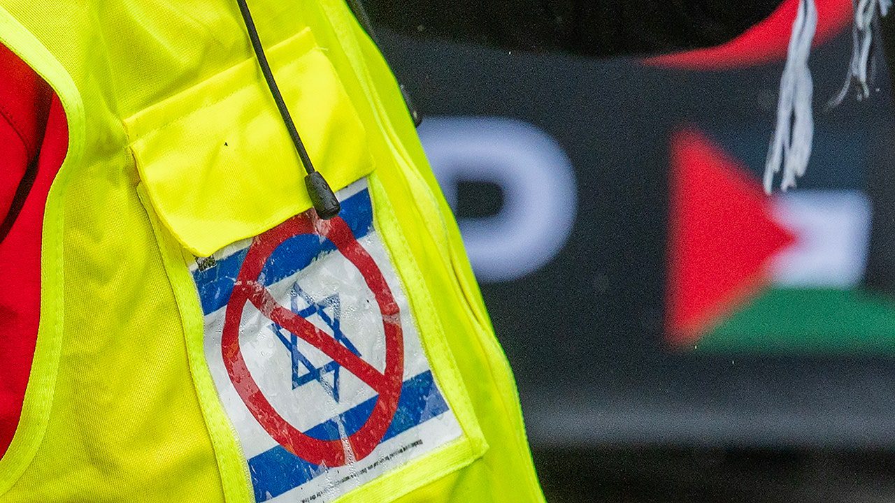 antisemitic-protest-australia.jpg