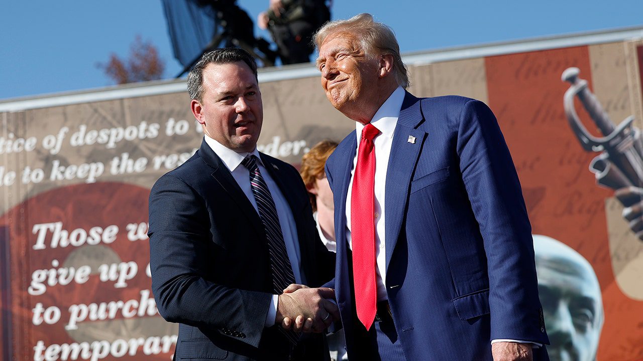 burt-jones-trump-handshake.jpg