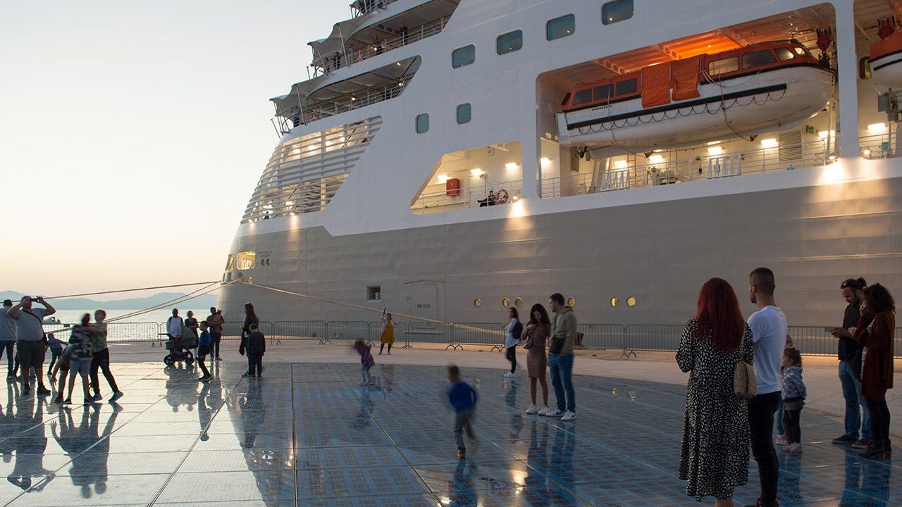 cruise-ship-greetings-sun-zadar-fox-news-001.jpeg