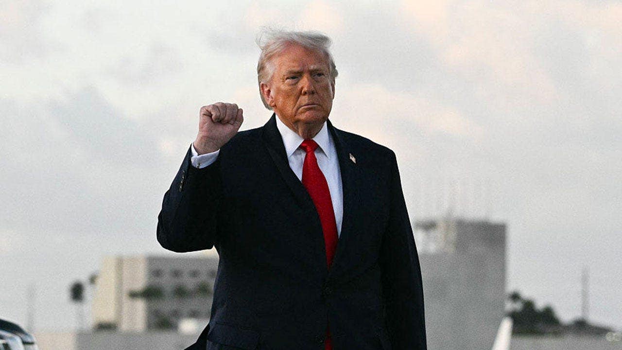 donald-trump-fist-in-air.jpeg