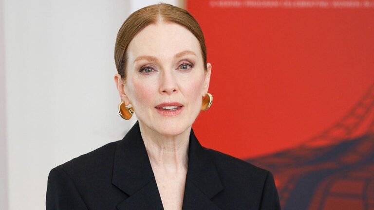 julianne-moore-cannes.jpeg