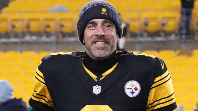 nfl-steelers-aaron-rodgers-030526-2.jpg