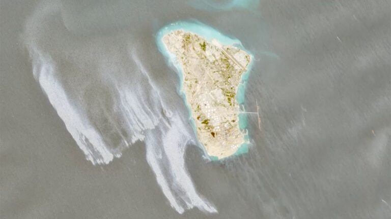 oil-slick-kharg-island-reuters.jpg