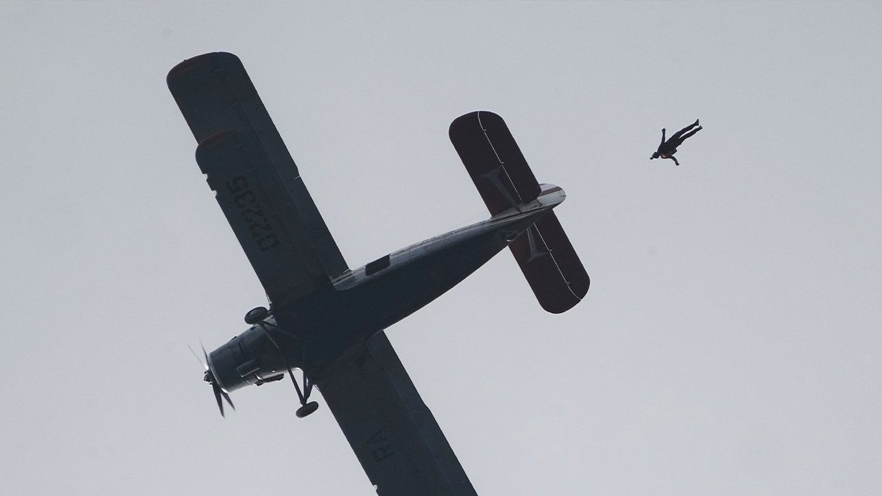 skydive.jpg