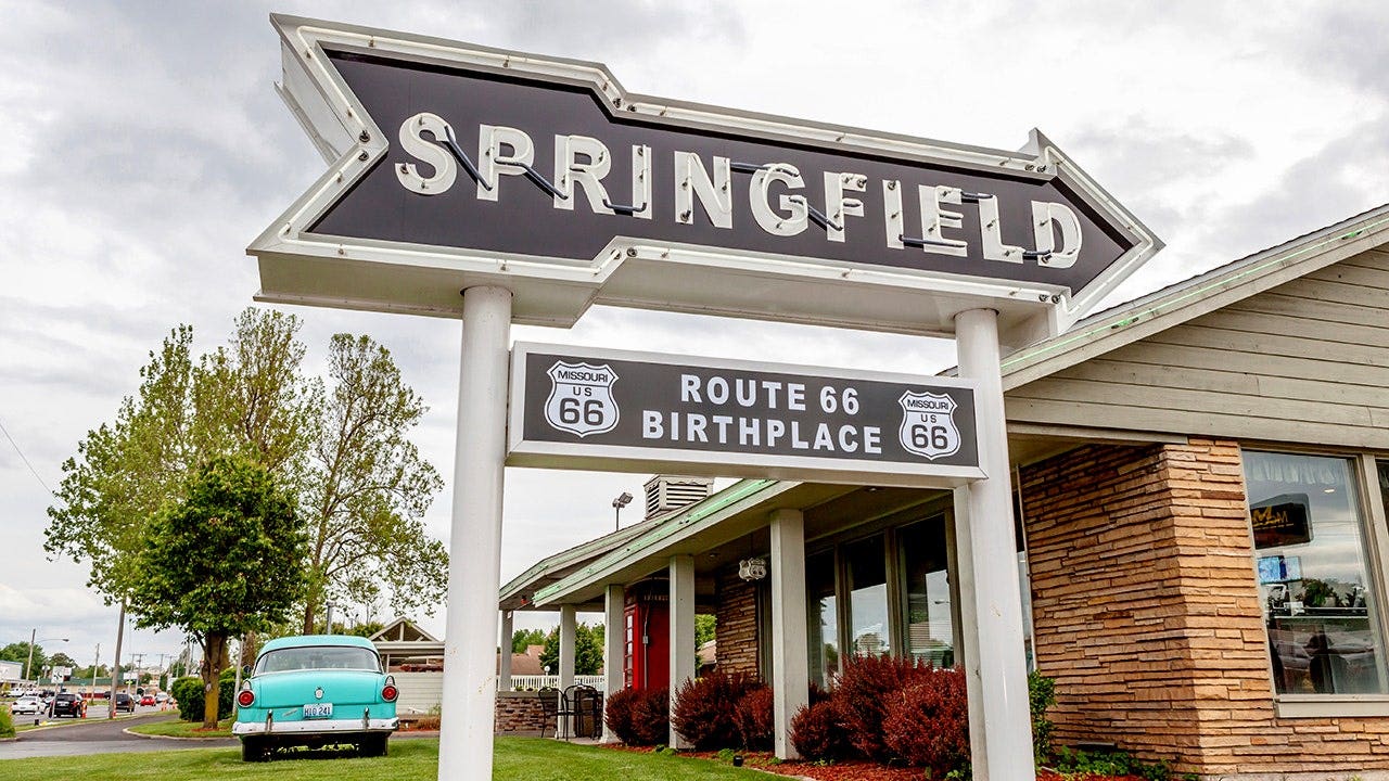springfield-route66-road-sign-fox-news-001.jpeg