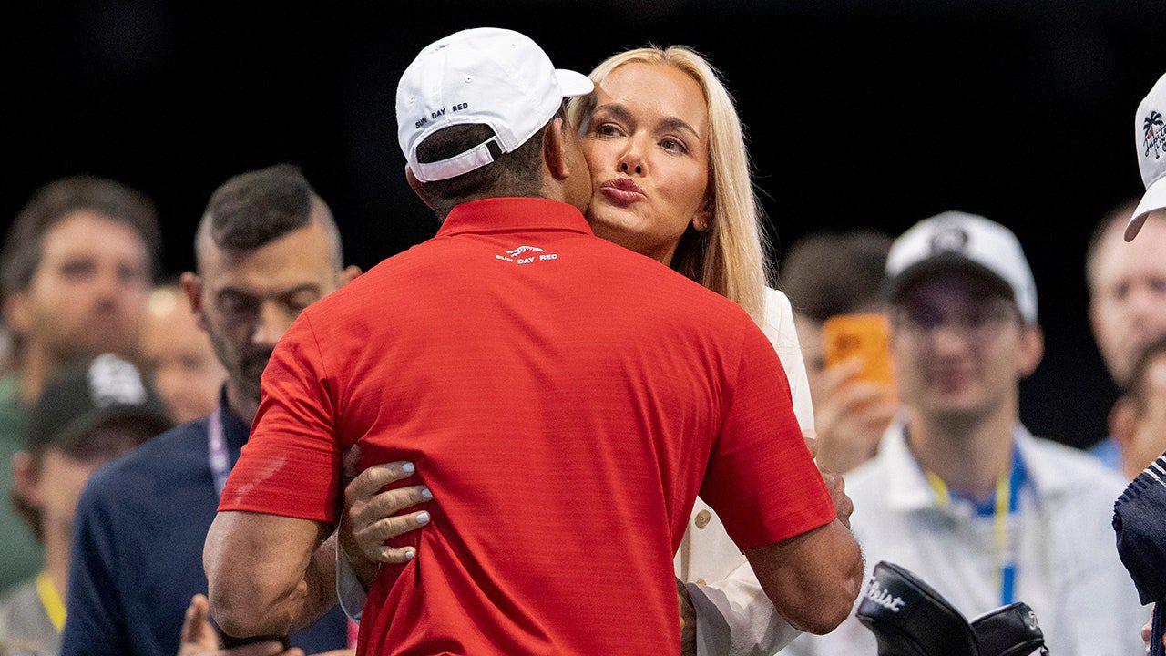 tiger-woods-vanessa-trump-embrace-tgl.jpg